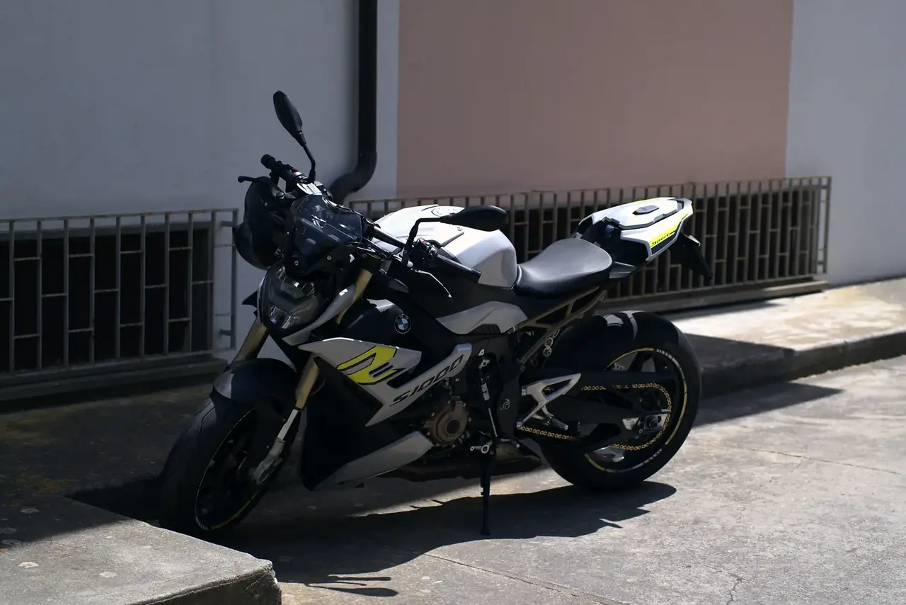 BMW S 1000 R completa al termine dell'intervento