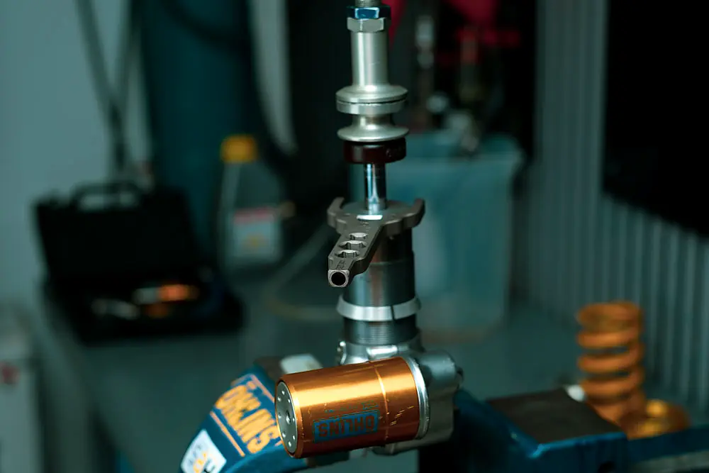Corpo del mono Öhlins TTX 36 aperto
